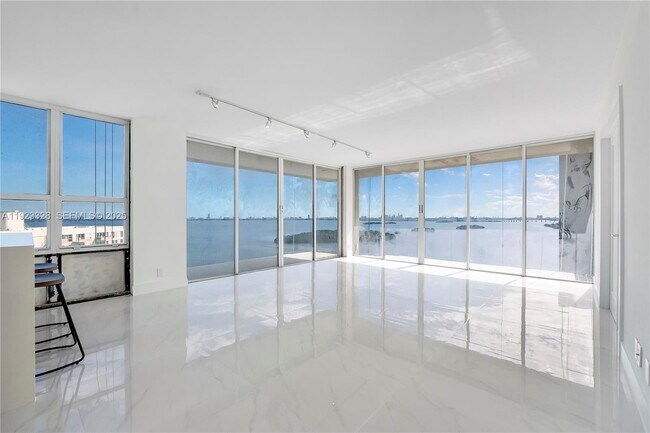 Building Photo - 780 NE 69th St Unit 1601