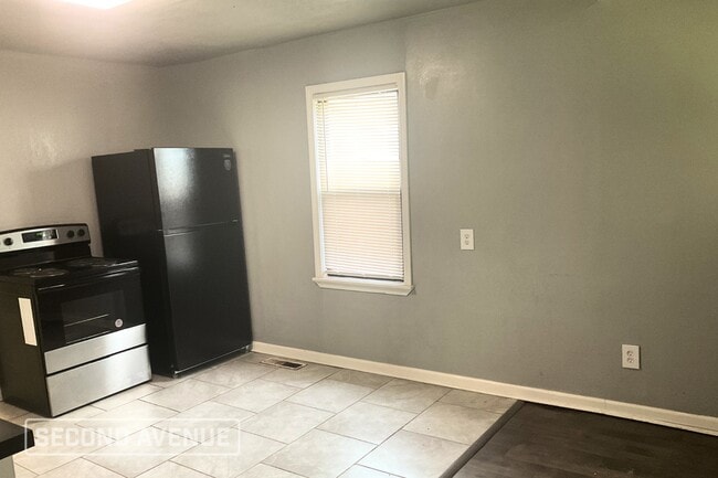 Photo - 2036 NE Grand Blvd