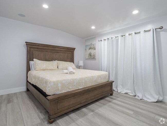 Building Photo - 18224 Index St Unit 18226 Rental