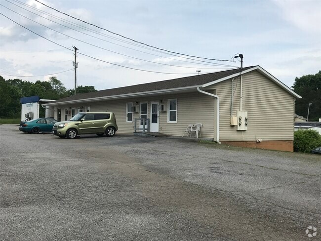 Building Photo - 41 Meadowgreen Dr Unit T-12 Rental