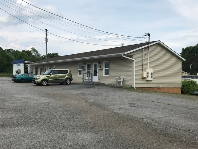 Building Photo - 41 Meadowgreen Dr Unit T-12 Rental