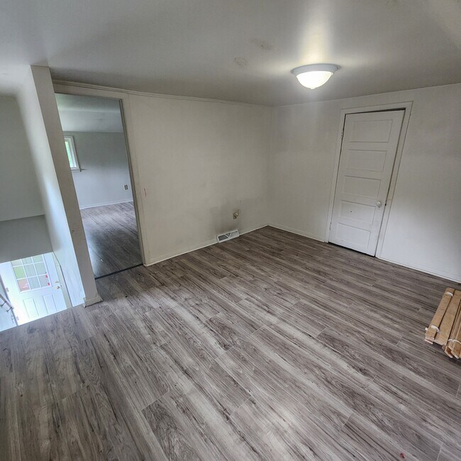 Photo - 379 W Main St Unit Apt 5