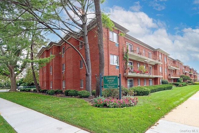 Photo - 85 S Central Ave Apartamento Unidad A-14