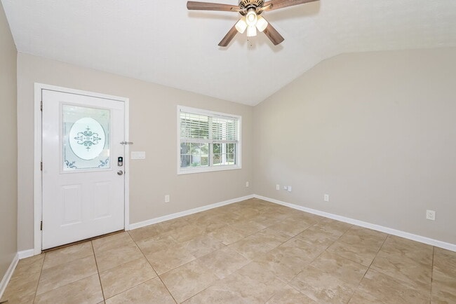 Photo - 2981 Landmark Dr SE