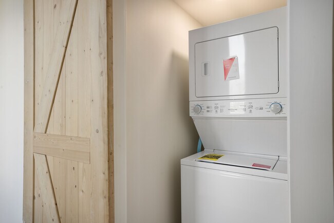 Photo - 306 W Taft St Unit B