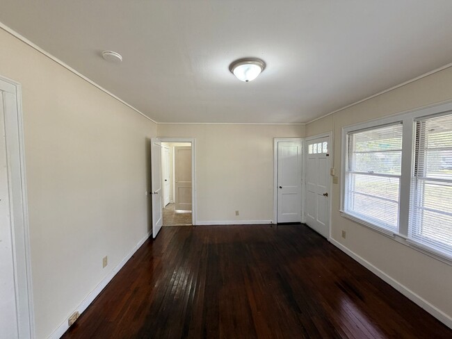 Photo - 1701 N Troup St