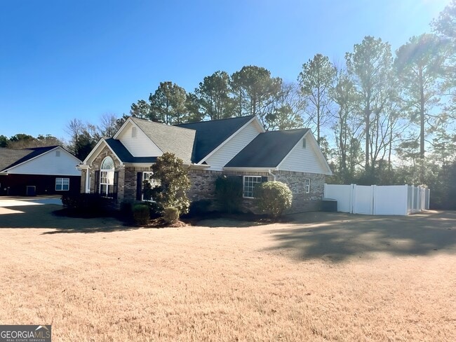 Photo - 220 Brookstone Dr SW