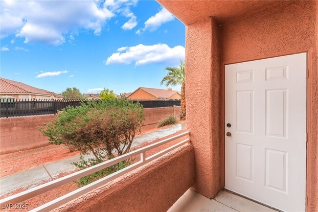 Building Photo - 4730 E Craig Rd Unit 1115