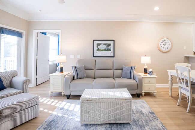 Photo - CALLING ALL GOLF ENTHUSIASTS!!! PERFECT OF... Unit 5, #16