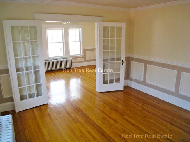 Building Photo - 70 Union St Rental