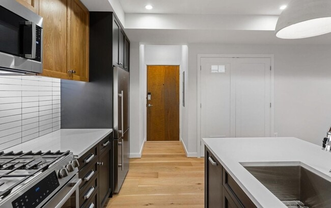 Photo - 2248 Ontario Rd NW