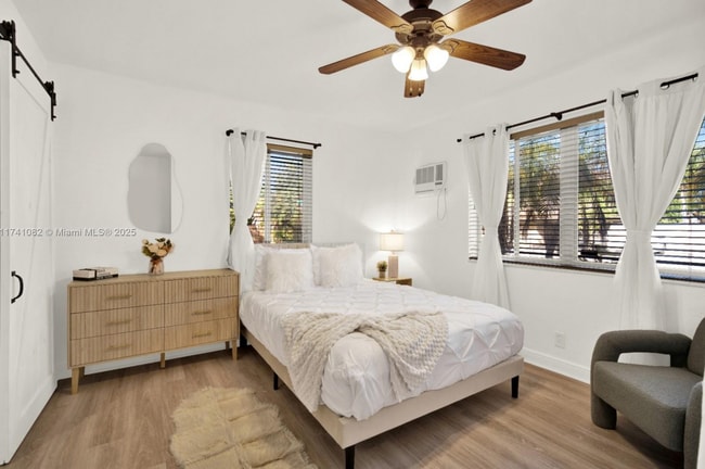 Photo - 1600 SW 10th St