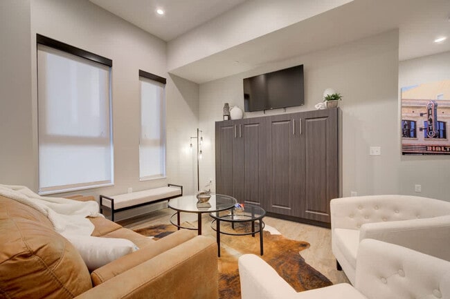 Photo - 110 W Beall St Unidad FL1-ID1339964P