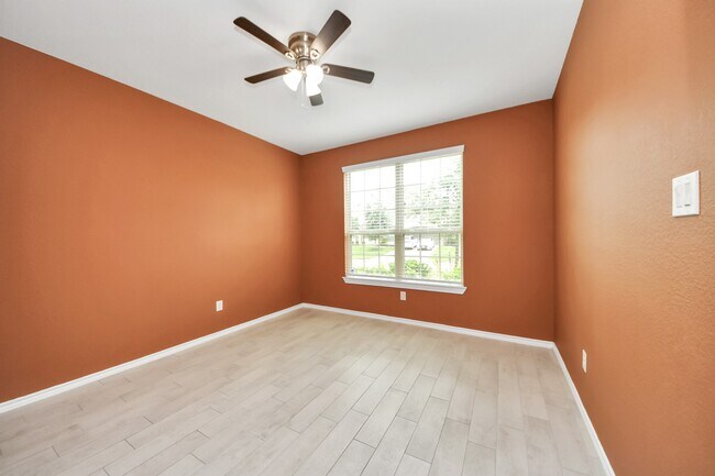 Photo - 28215 Shorecrest Ln