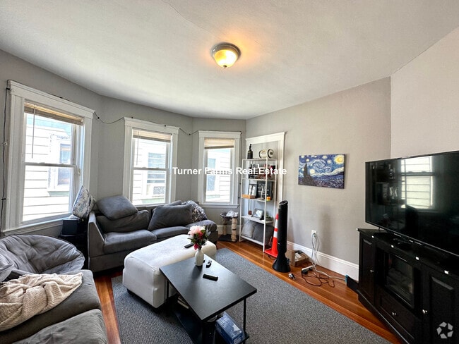 Building Photo - 9 Taft St Unit 3 Rental