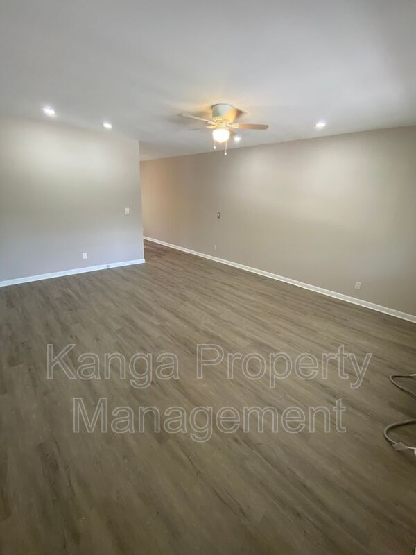 Photo - 612 Prosperity Farms Rd Unit 2