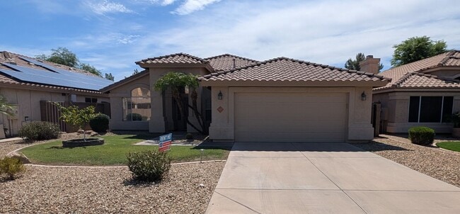 Building Photo - 3 Bedroom Home in the Silverhawk Community Near N Cooper Rd and W Guadalupe Rd!