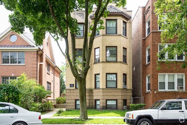 Building Photo - 2131 W Giddings St Rental