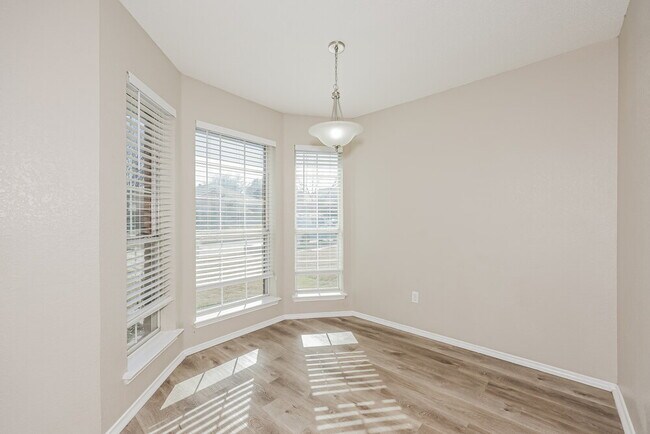 Photo - 1041 Glencrest Dr