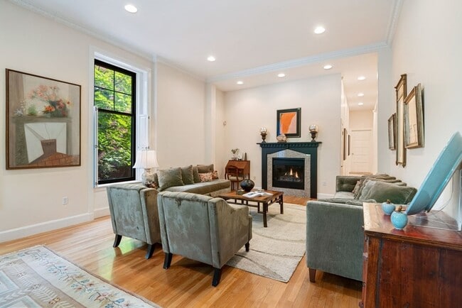 Photo - 5 Monument Sq Unit 1&2