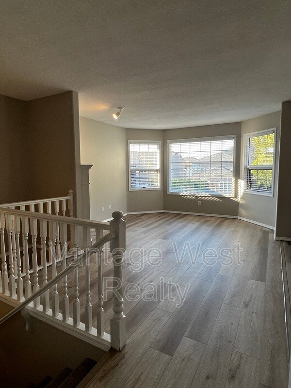 142 Applebrooke Crescent