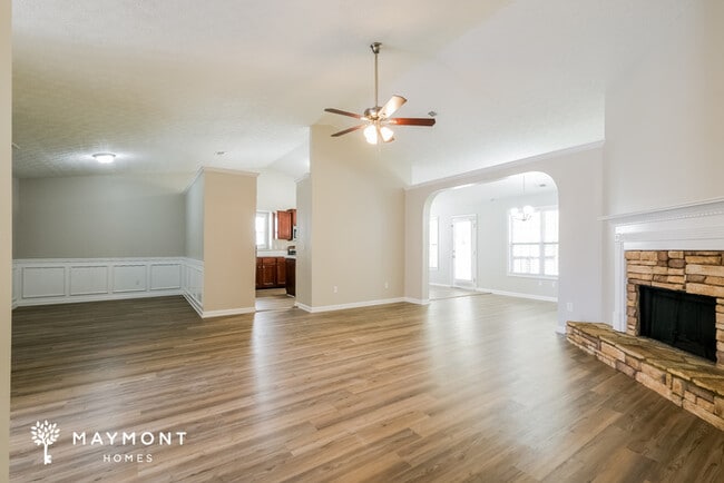 Photo - 109 E Skyline View House