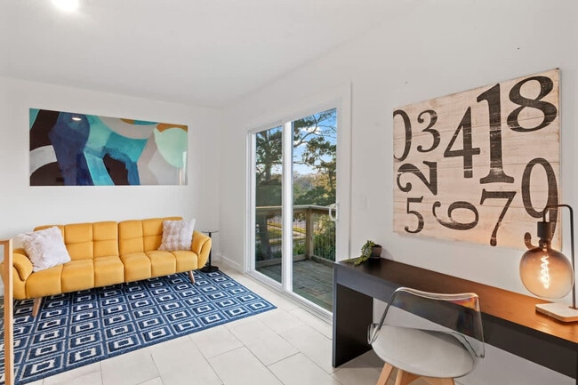 38 Colony St Unidad SI ID1578520P