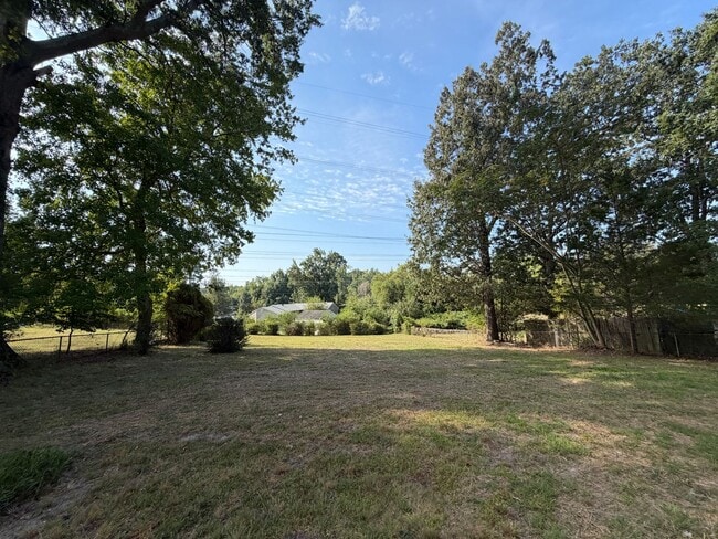 126 Deerfield Dr
