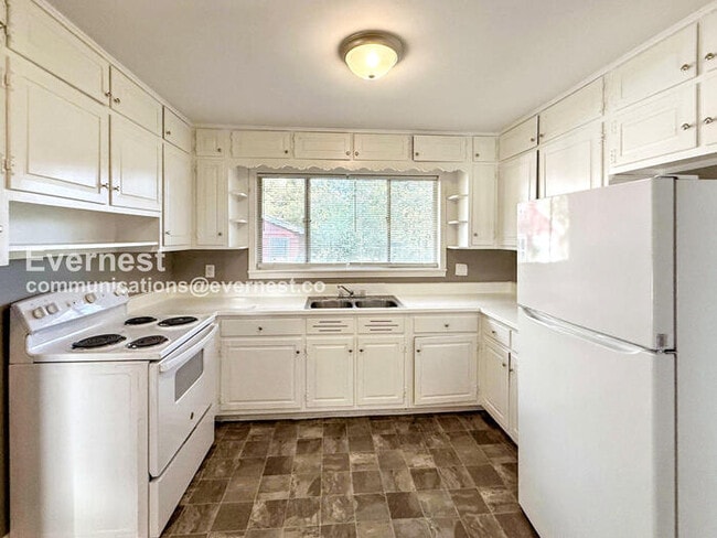 Photo - 937 Hickory Dr