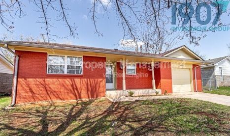 Photo - 1611 Pinewood Dr