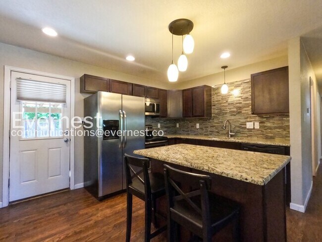 Photo - 226 Columbine Ct
