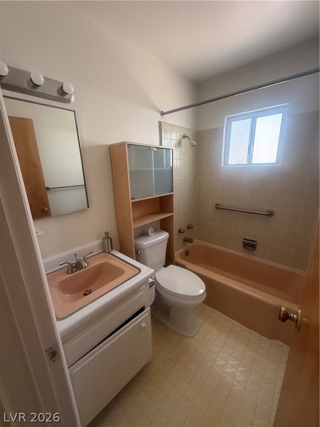 Photo - 820 A Unit 26