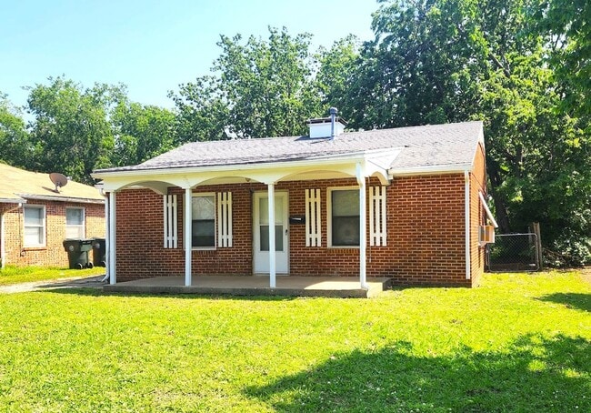 Photo - 2 Bed 1 Bath 1 Car Detached Garage in Chesser Addn Midwest City