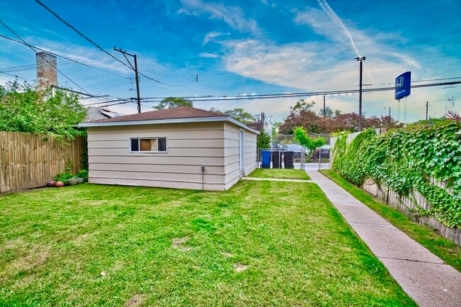 Photo - 6609 N Artesian Ave