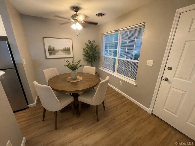 Photo - 1902 Rosewood Ct