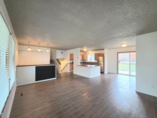 Photo - **Charming 3 Bedroom + Bonus, 2.5 Bath House for Rent in Desirable East Wenatchee**