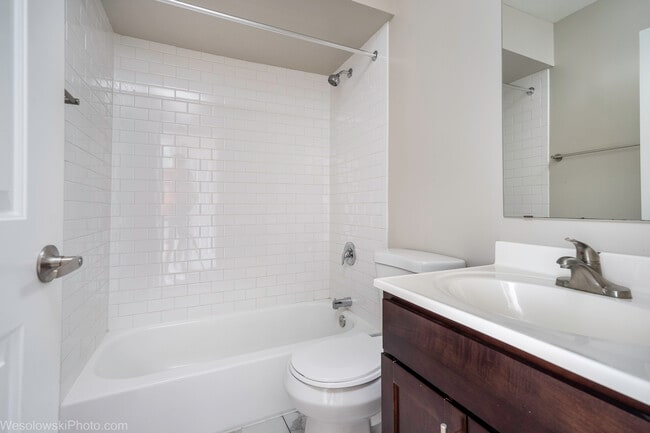 Photo - 1305 E Turtle Creek Cir Unit #E