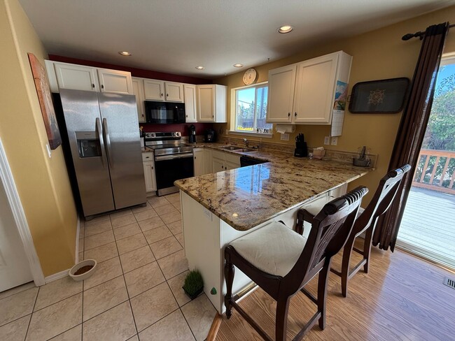 Photo - Spacious 4 Bed, 3 Bath Home - Terrango Glen