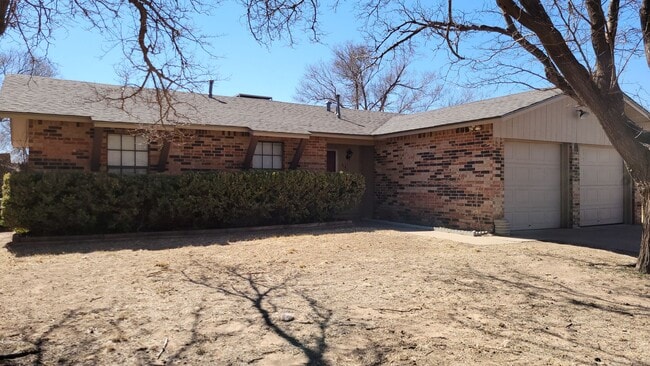 Photo - Available May! Cozy and comfortable 3/2/2 Home