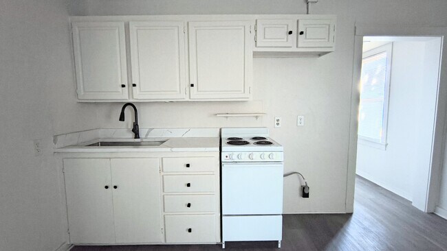 Photo - 1946 1/2 NW 15th St Unit B