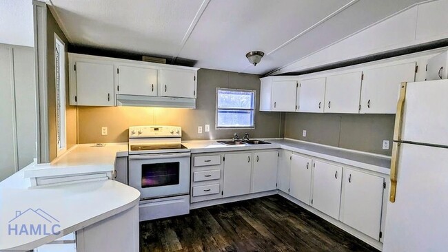 Photo - 260 Ed Powers Blvd