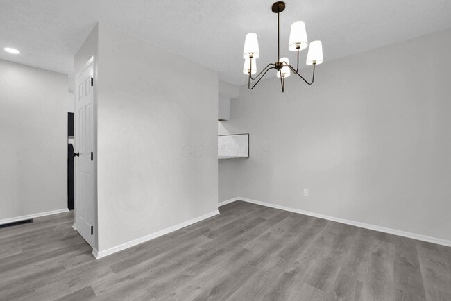 Photo - 3302 Sundale Rd