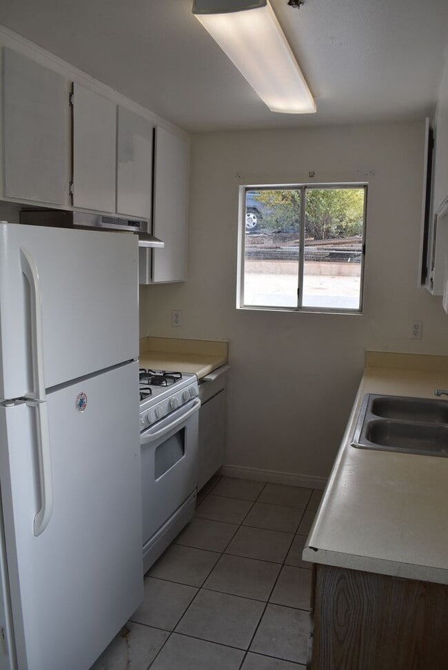 Photo - 2 Bedroom 1 Bath Single Level Unit- Lakeside
