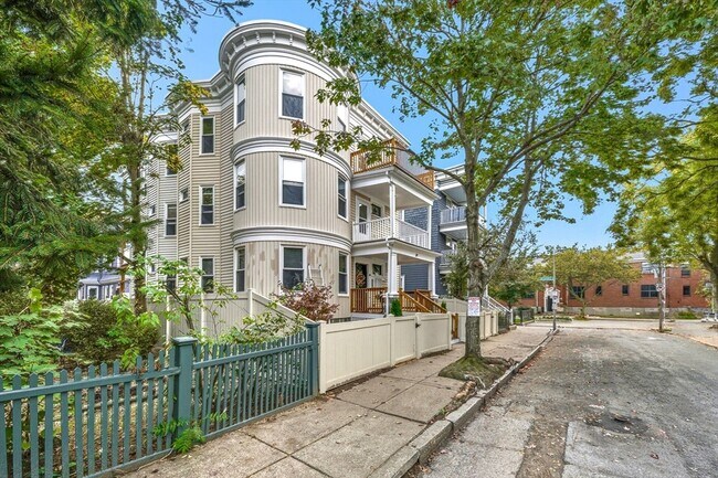 Photo - 24 Hinckley St Unit 1