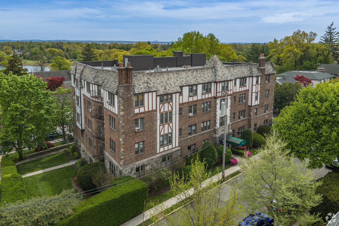 Photo - 412 Munro Ave