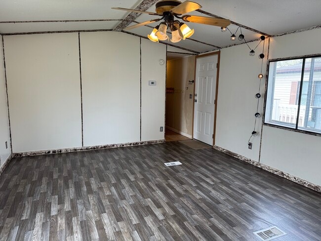 Photo - 48592 Leafdale Ct