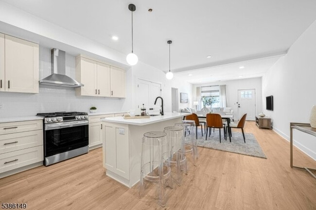 Building Photo - 20 Encampment Court