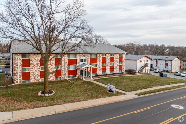 Oakstone Apartments