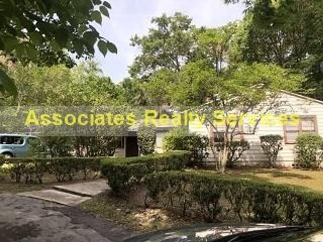 Photo - Large House, Close to Campus