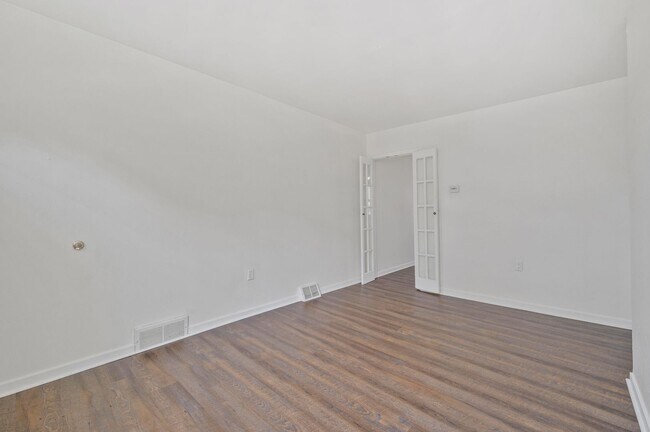 Photo - 2 bed 1 bath with fresh updates - great lo...